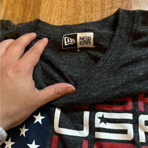 USA NEW Era 2020 Shirt Gray American Flag Men's Size L - Picture 5 of 7